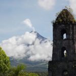 Mayon_Volcano_and_Cagsawa_Church_Ruins